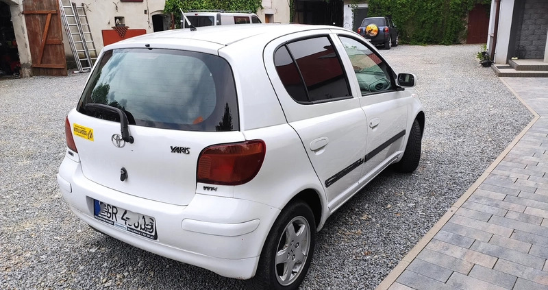 Toyota Yaris cena 5700 przebieg: 410000, rok produkcji 2004 z Bartoszyce małe 56